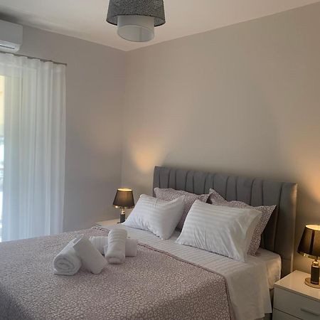 Vicky'S View House Apartment นาฟปาคตอส ภายนอก รูปภาพ