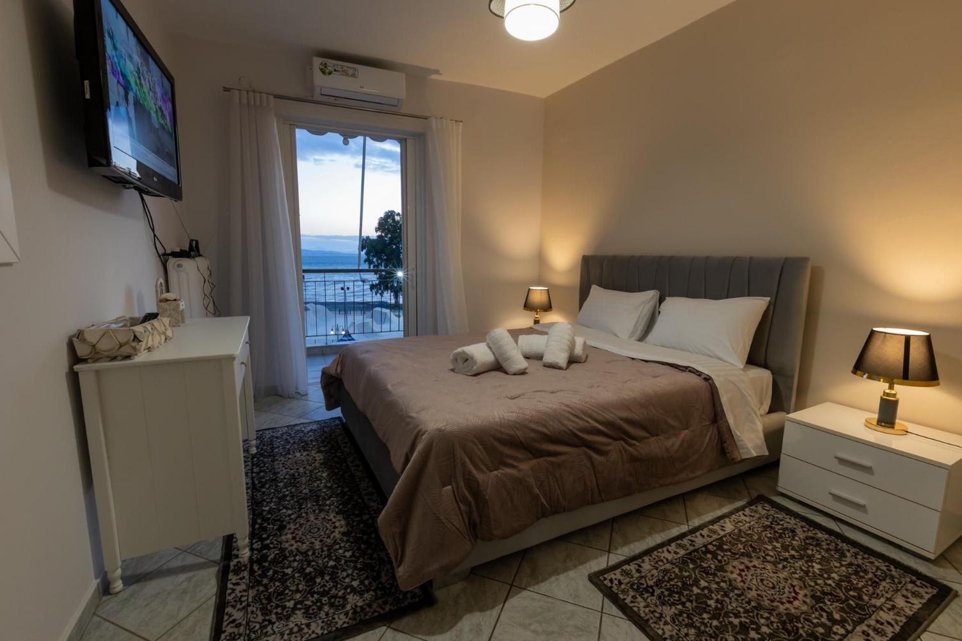 Vicky'S View House Apartment นาฟปาคตอส ภายนอก รูปภาพ