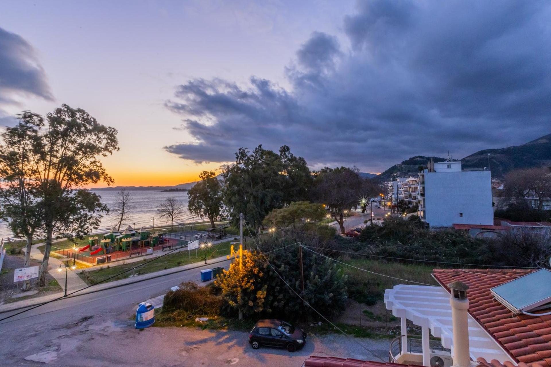 Vicky'S View House Apartment นาฟปาคตอส ภายนอก รูปภาพ