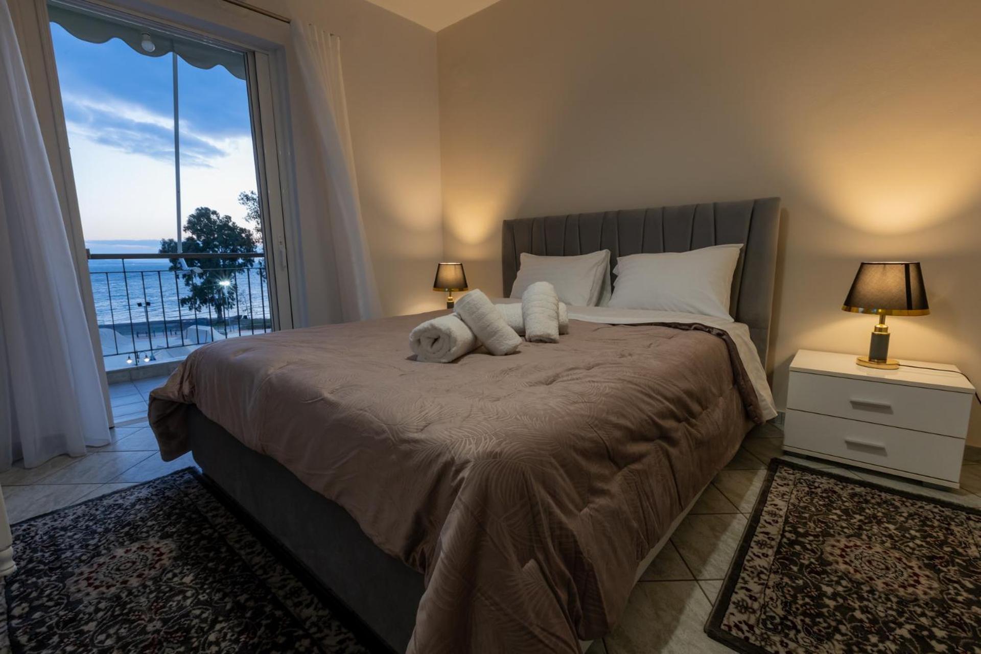 Vicky'S View House Apartment นาฟปาคตอส ภายนอก รูปภาพ