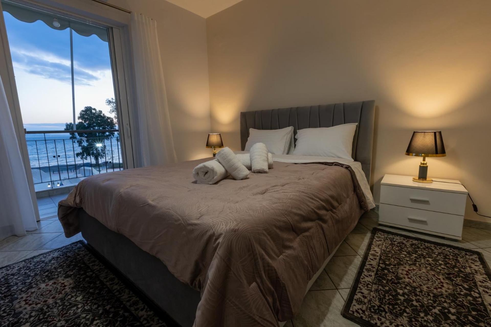 Vicky'S View House Apartment นาฟปาคตอส ภายนอก รูปภาพ